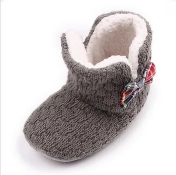 Yumuşak taban çizme kız bebek ayakkabı yenidoğan 2016 kış sıcak sevimli bebek ayakkabıları ilk yün örgü walkers